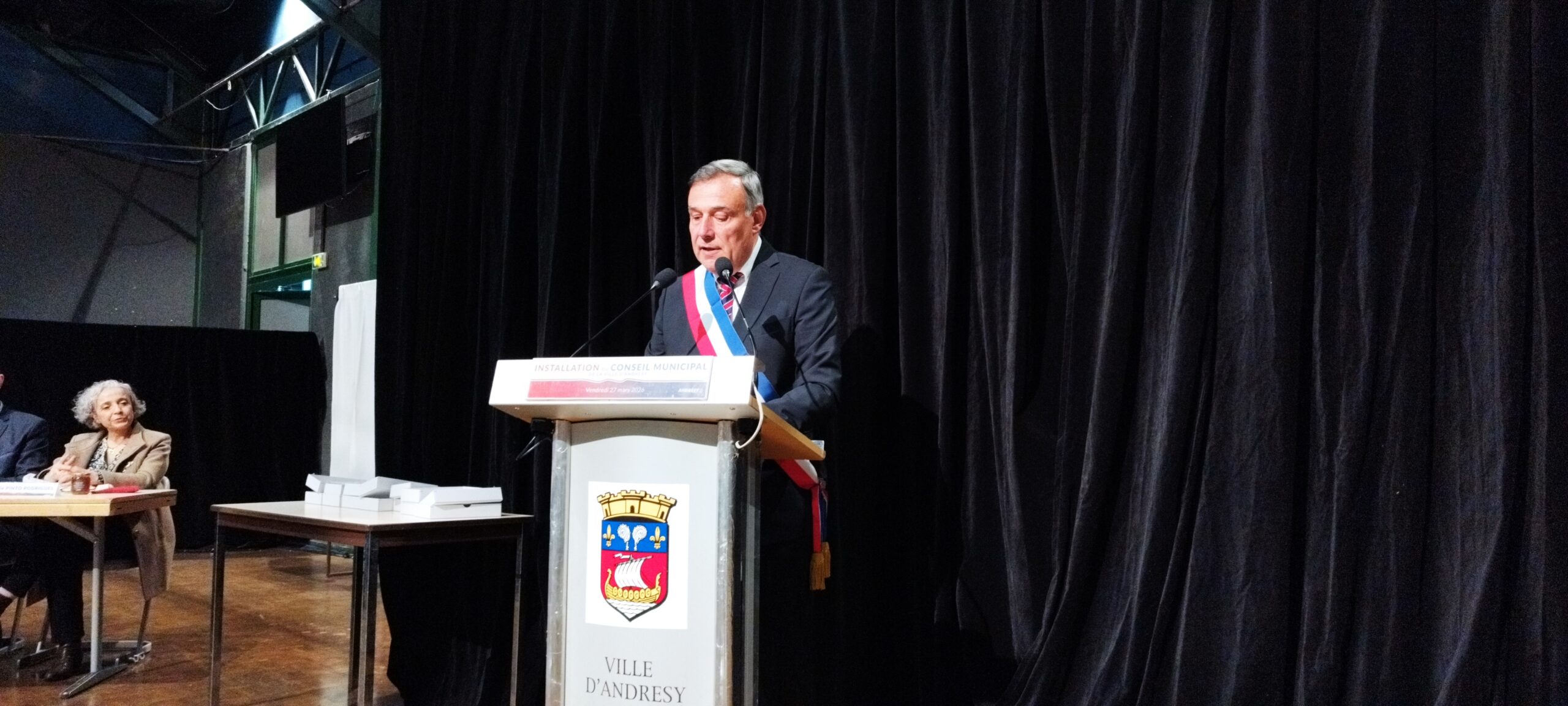 Inauguration de la mandature de M. Dos Santos, le 27 mars 2026.